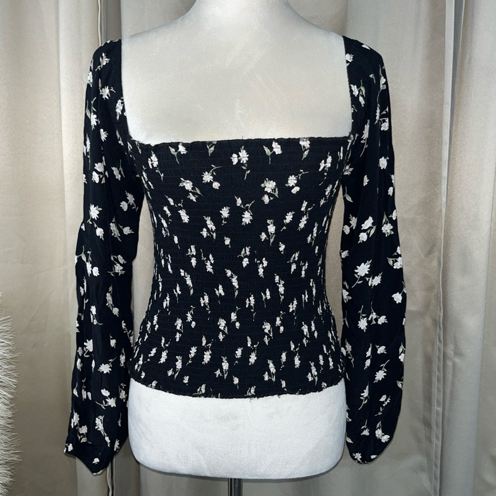 American Eagle Black Floral Cottage core Long Sleeves Smocked Top Sz XS